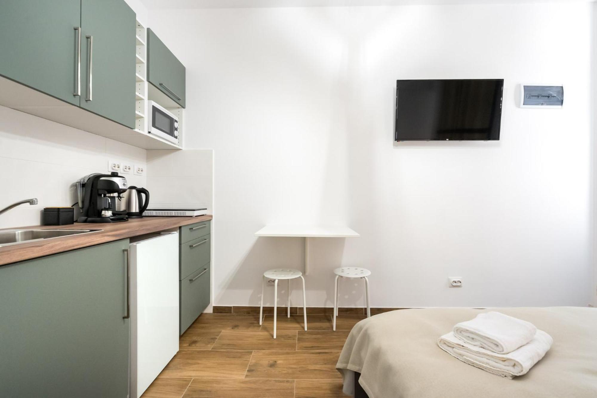 Urban Walls Apartments 5B Bucharest Exterior photo