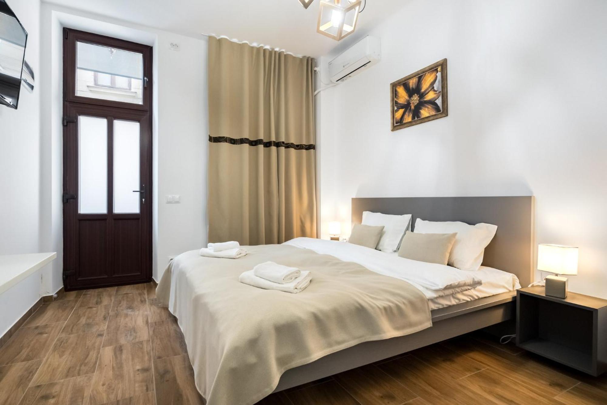 Urban Walls Apartments 5B Bucharest Exterior photo